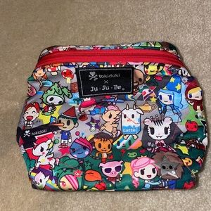 Tokidoki x Jujube Bag could be used as lunch bag or everyday tote.